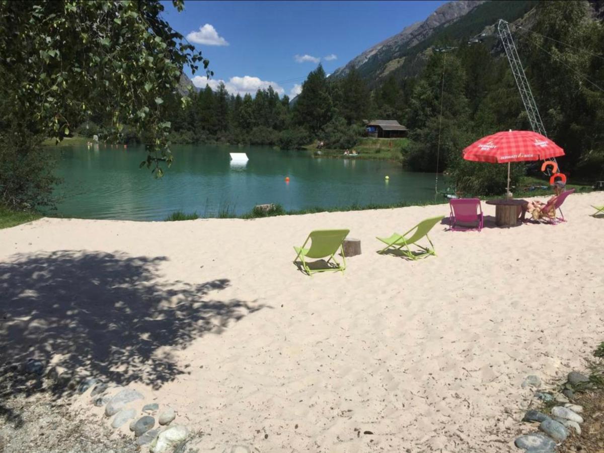 Moderne Dachwohnung Naehe Zermatt Mit Balkon Täsch Extérieur photo
