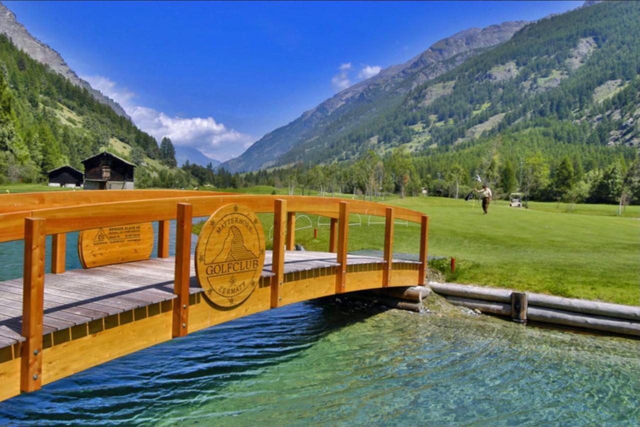 Moderne Dachwohnung Naehe Zermatt Mit Balkon Täsch Extérieur photo
