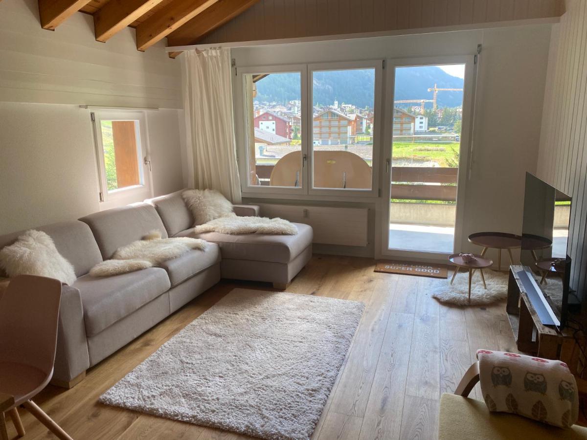 Moderne Dachwohnung Naehe Zermatt Mit Balkon Täsch Extérieur photo