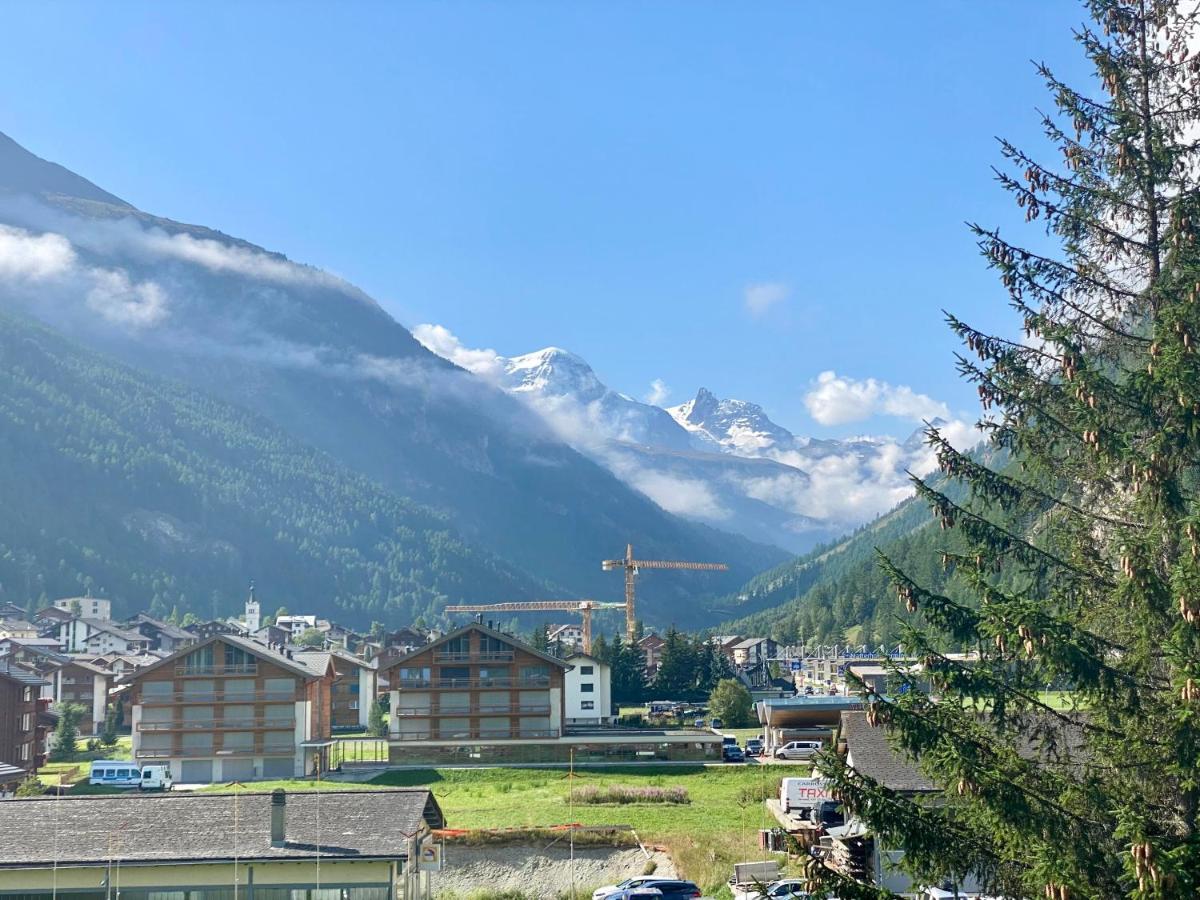 Moderne Dachwohnung Naehe Zermatt Mit Balkon Täsch Extérieur photo