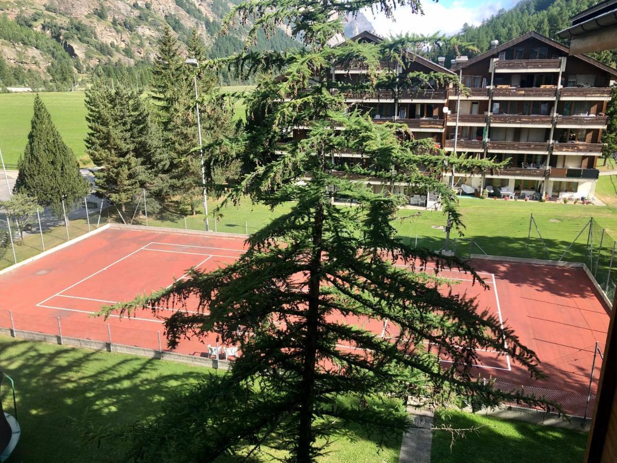 Moderne Dachwohnung Naehe Zermatt Mit Balkon Täsch Extérieur photo
