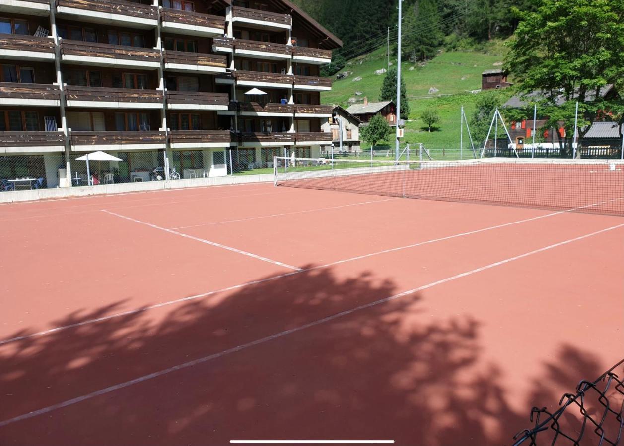 Moderne Dachwohnung Naehe Zermatt Mit Balkon Täsch Extérieur photo